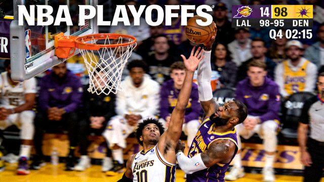 NBA季后赛球员在篮下争抢篮板并完成强力扣篮的直播画面缩略图